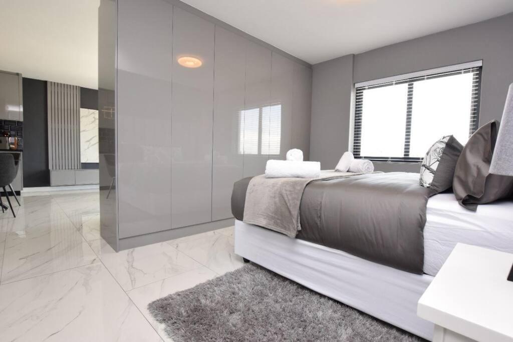 Exclusive Ultra-luxury A Cut Above Century By Vvip Bookings Cidade Do Cabo