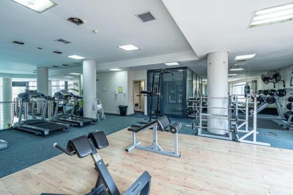 Exclusive Ultra-luxury A Cut Above Century By Vvip Bookings Apartment *